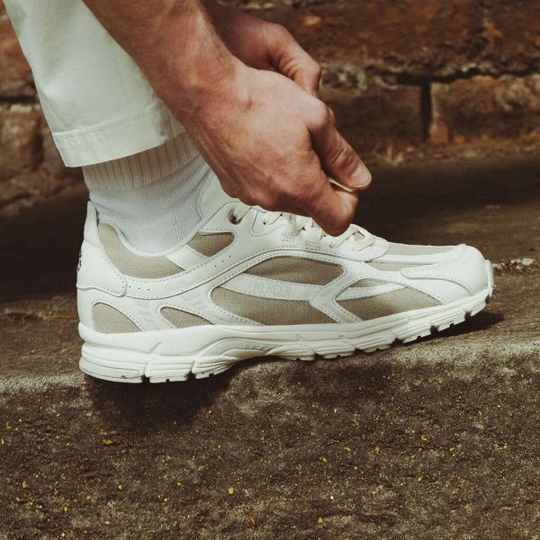 Mercer Amsterdam The Re-Run Washed Canvas Sneaker Wit/Beige