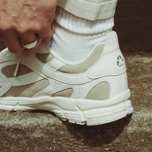 Mercer Amsterdam The Re-Run Washed Canvas Sneaker Wit/Beige