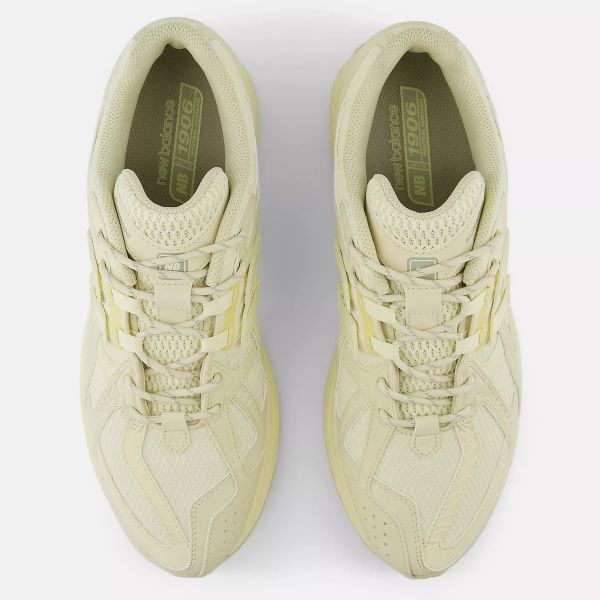 New Balance 1906U Sneaker Off White