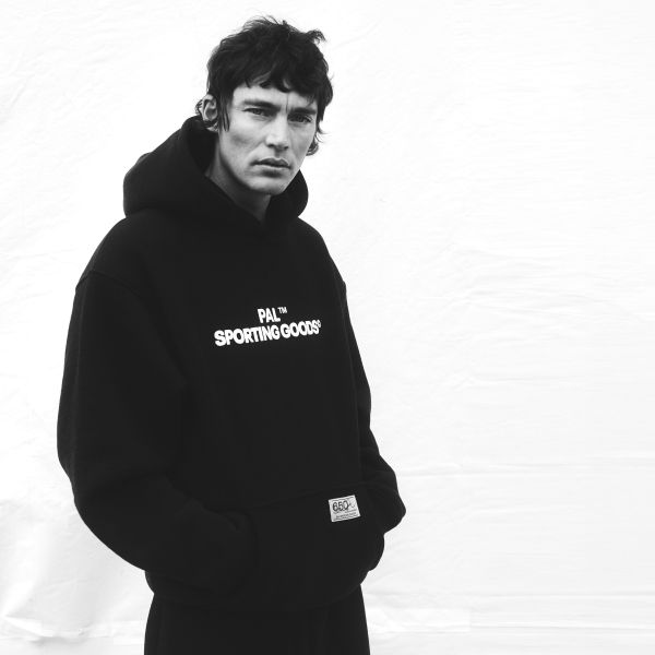PAL Sporting Goods The Cyr Hoodie Zwart